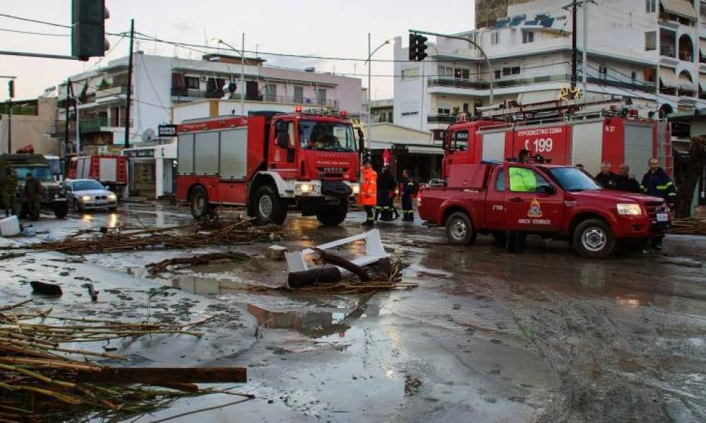 Πάνω από 4.000 οι κλήσεις που έλαβε η Πυροσβεστική λόγω της κακοκαιρίας Bora